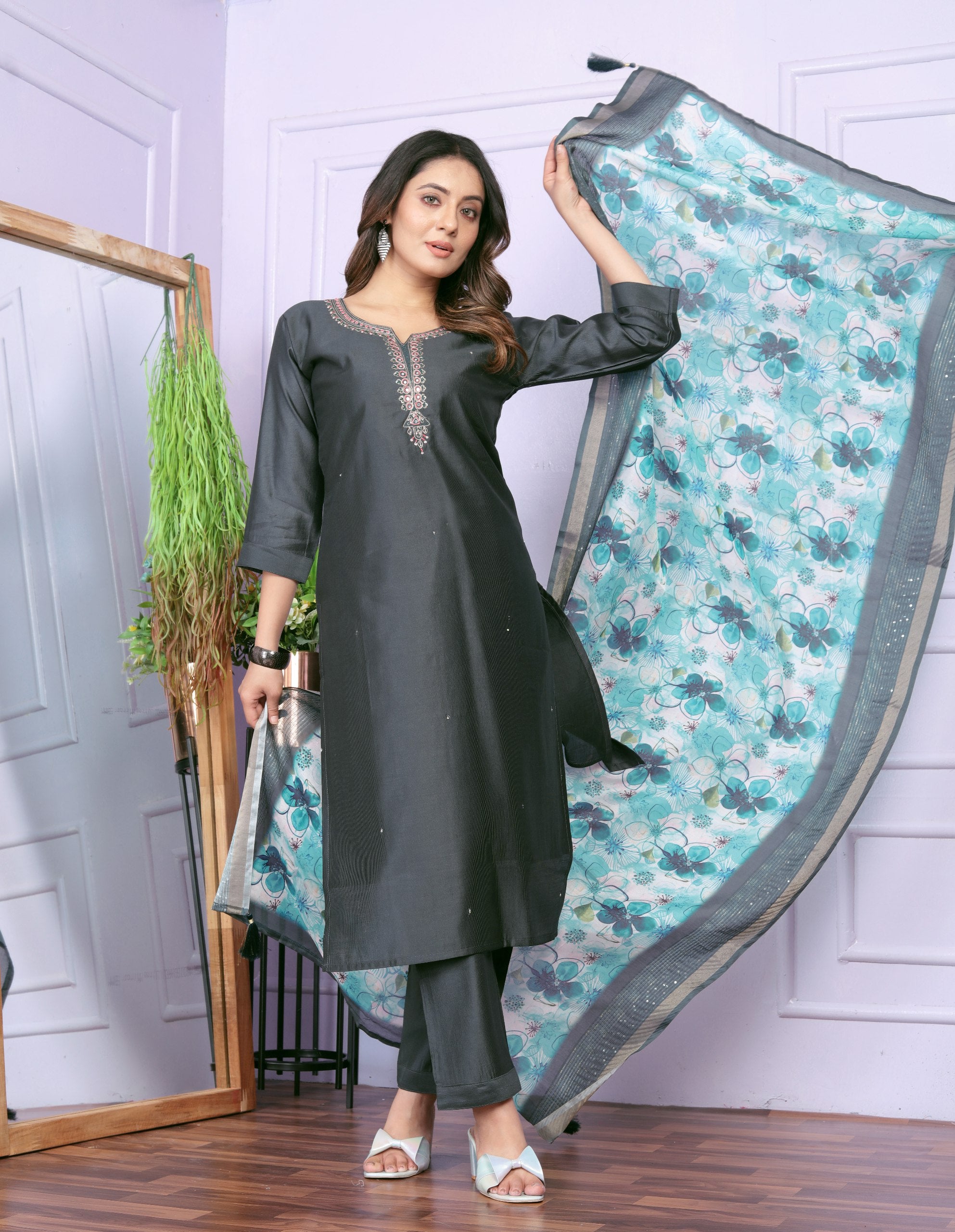 Grey Hand Work Kurti Set With Organza Printed Dupatta