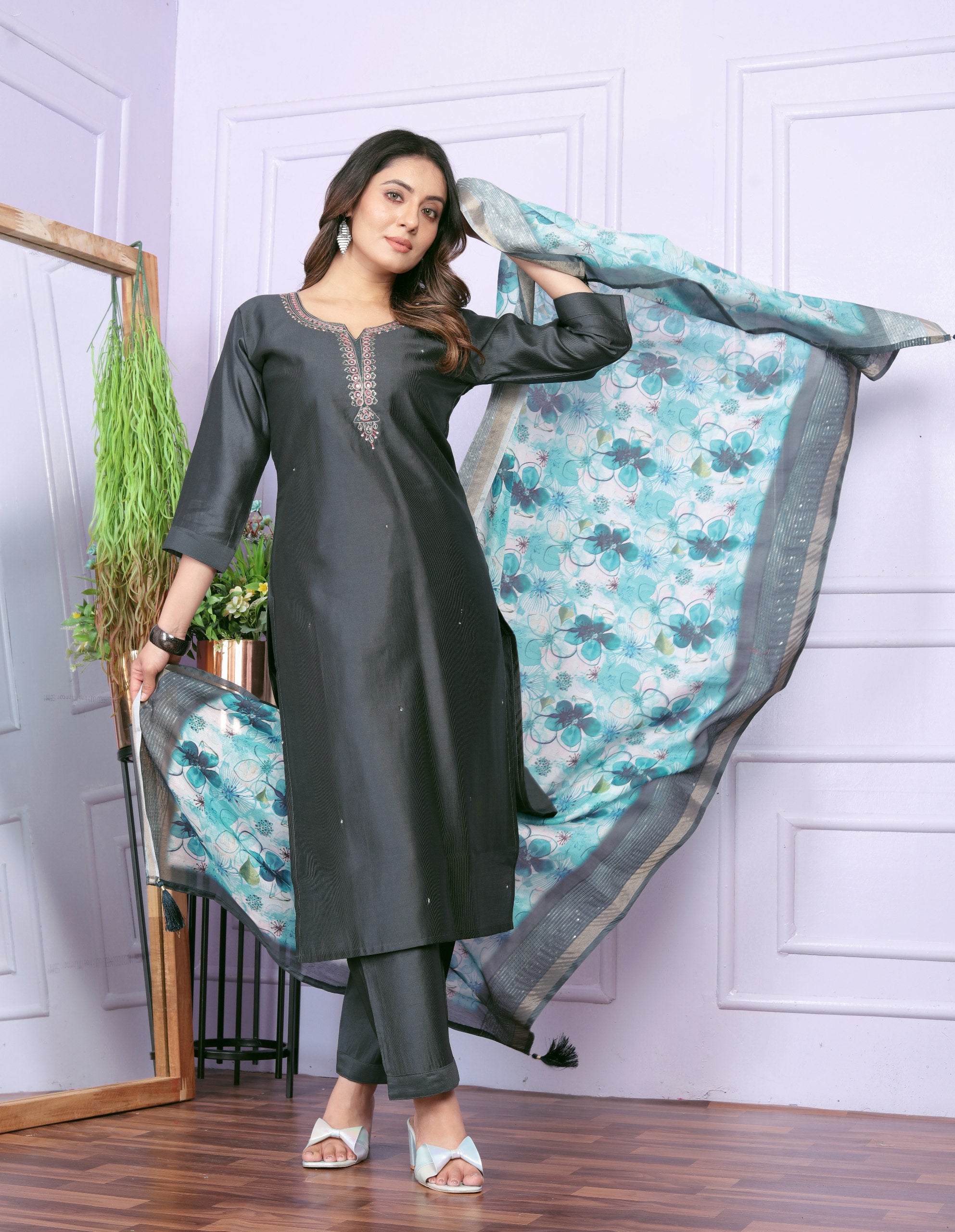 Grey Hand Work Kurti Set With Organza Printed Dupatta