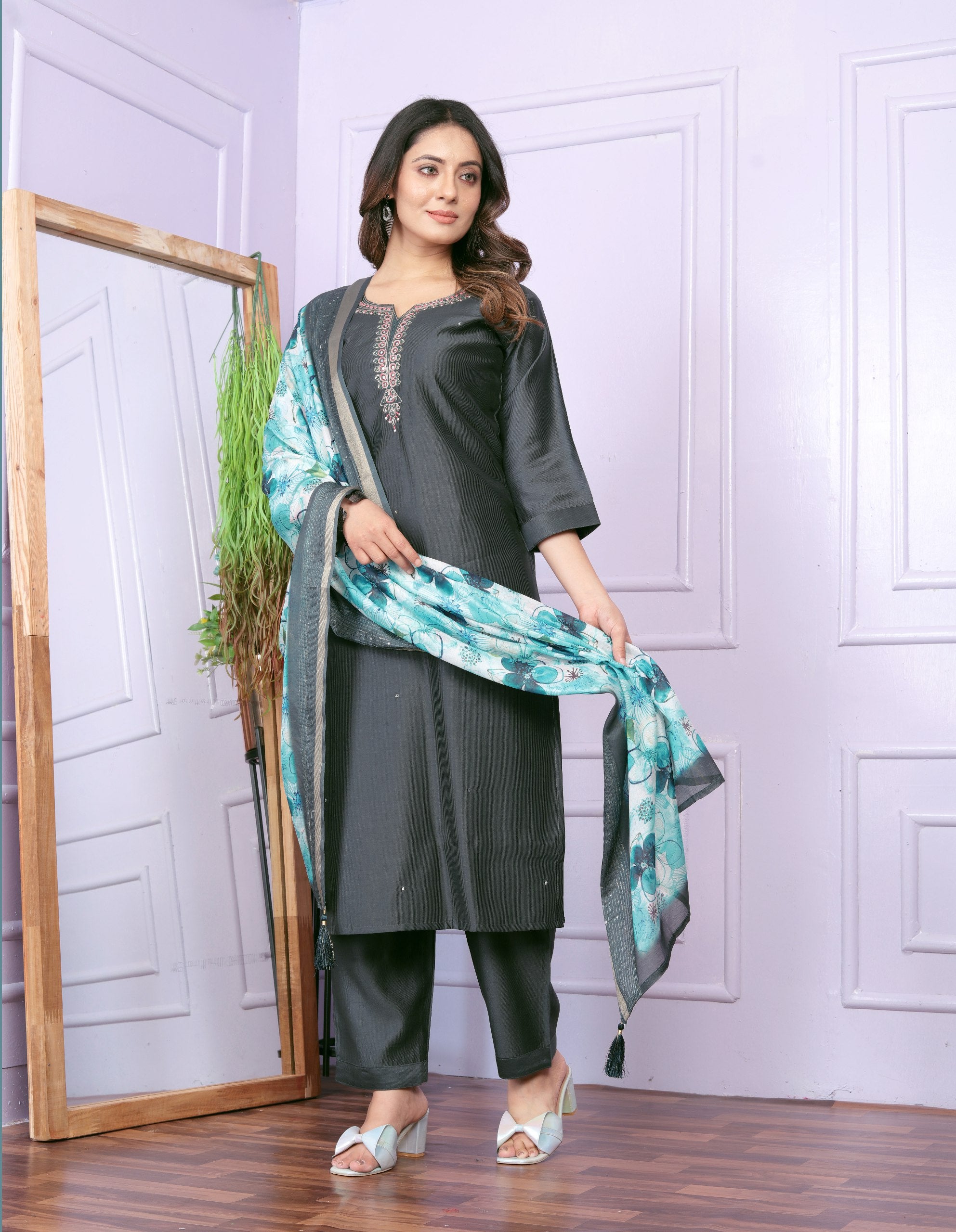 Grey Hand Work Kurti Set With Organza Printed Dupatta