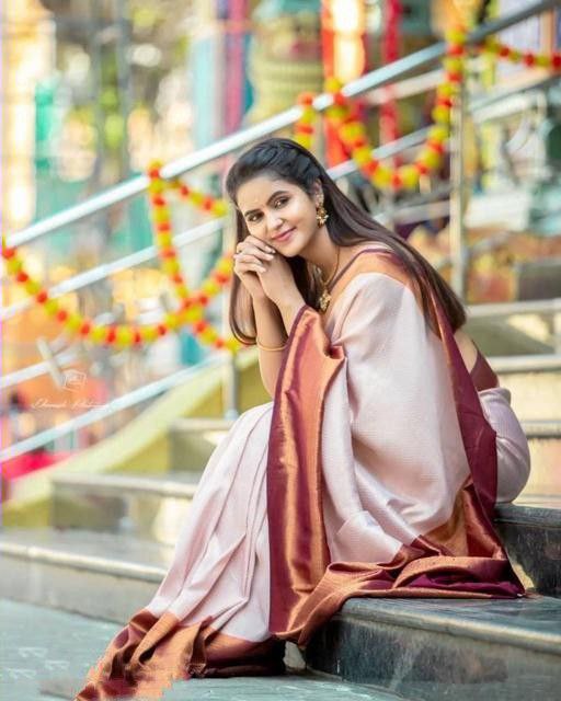 Stylish Off White Color Coper Jari Design Silk Saree