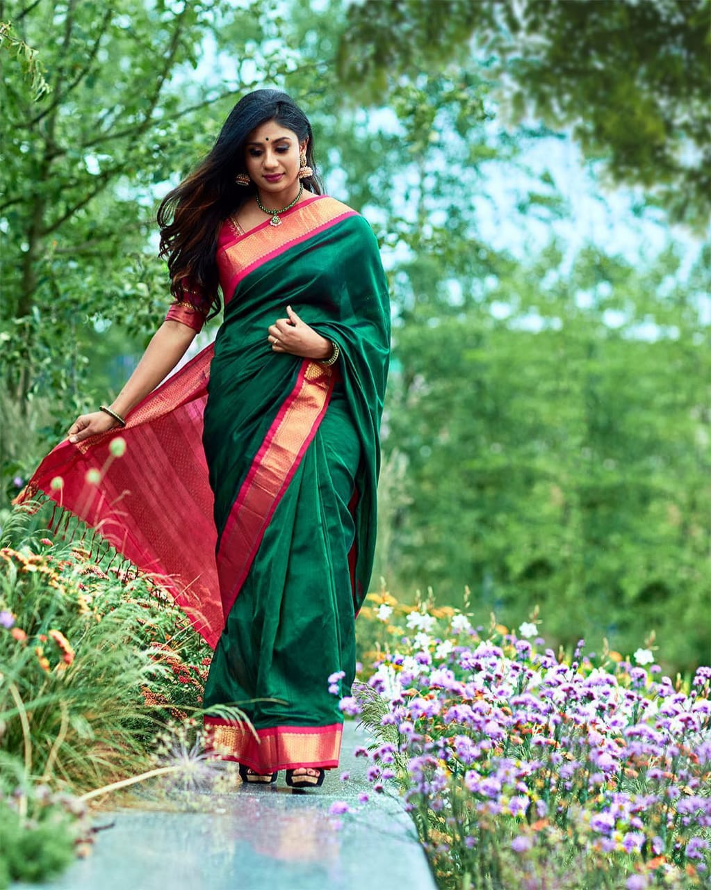Exclusive Green and Pink Golden Designer Saree