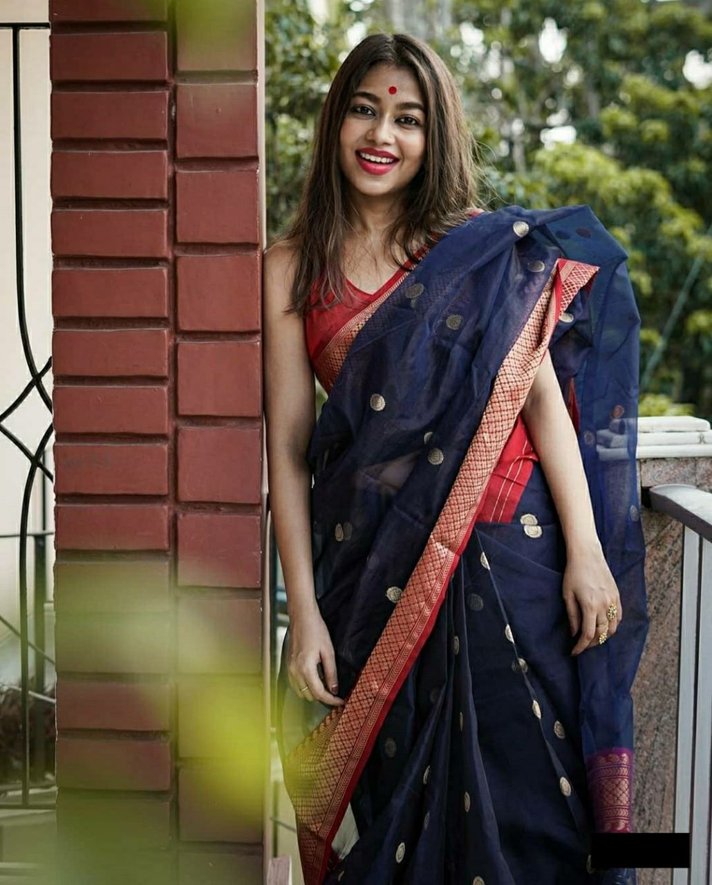 Pretty Navy Blue With Red Soft Lichi Silk Saree