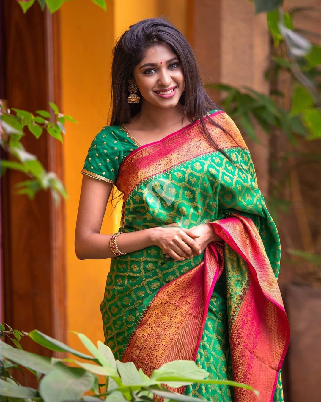Green Color Soft Lichi Silk Jacquard Border Saree