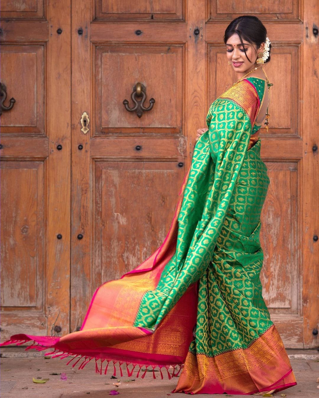 Green Color Soft Lichi Silk Jacquard Border Saree