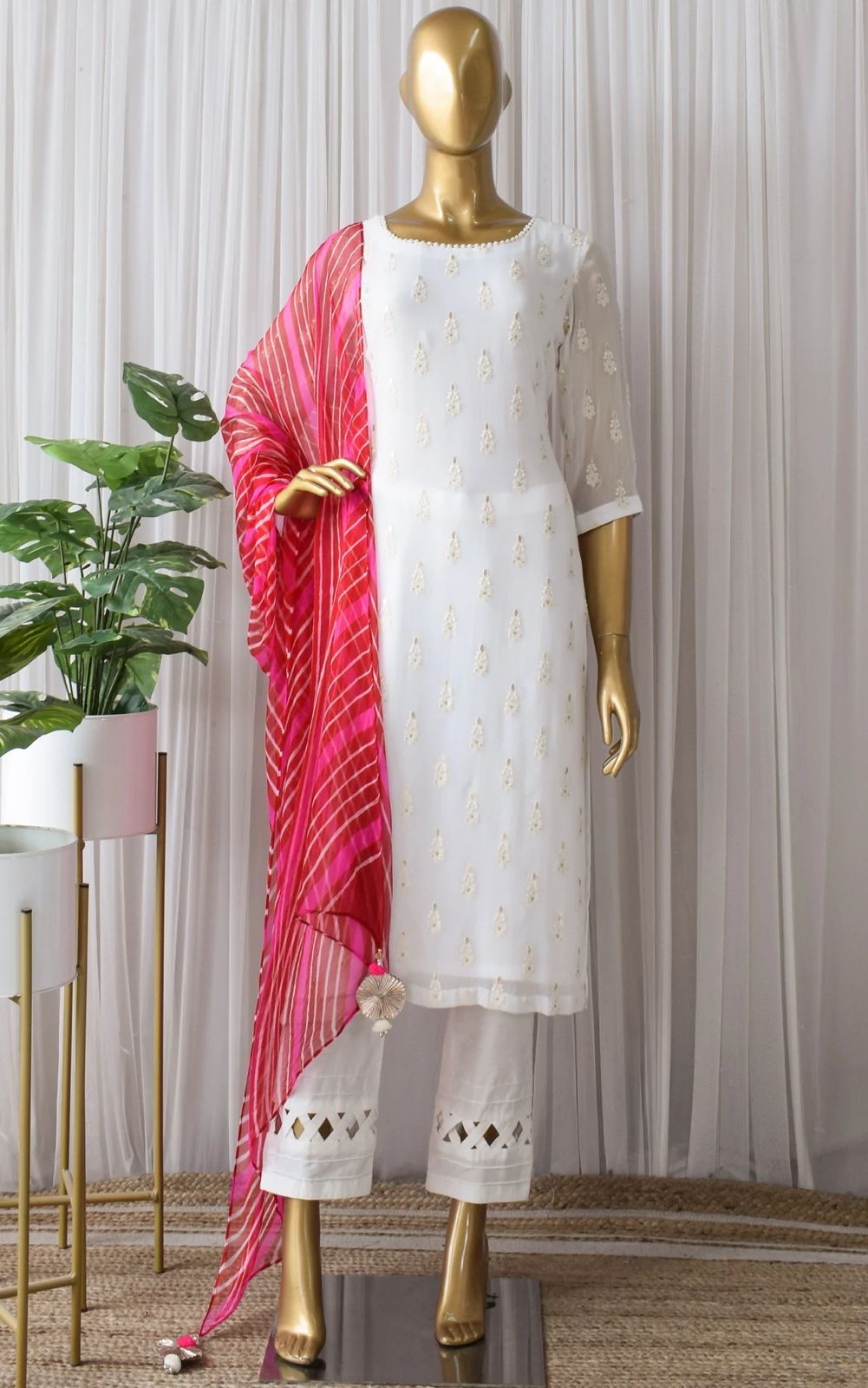 white dress with red dupatta White sharara with red dupatta