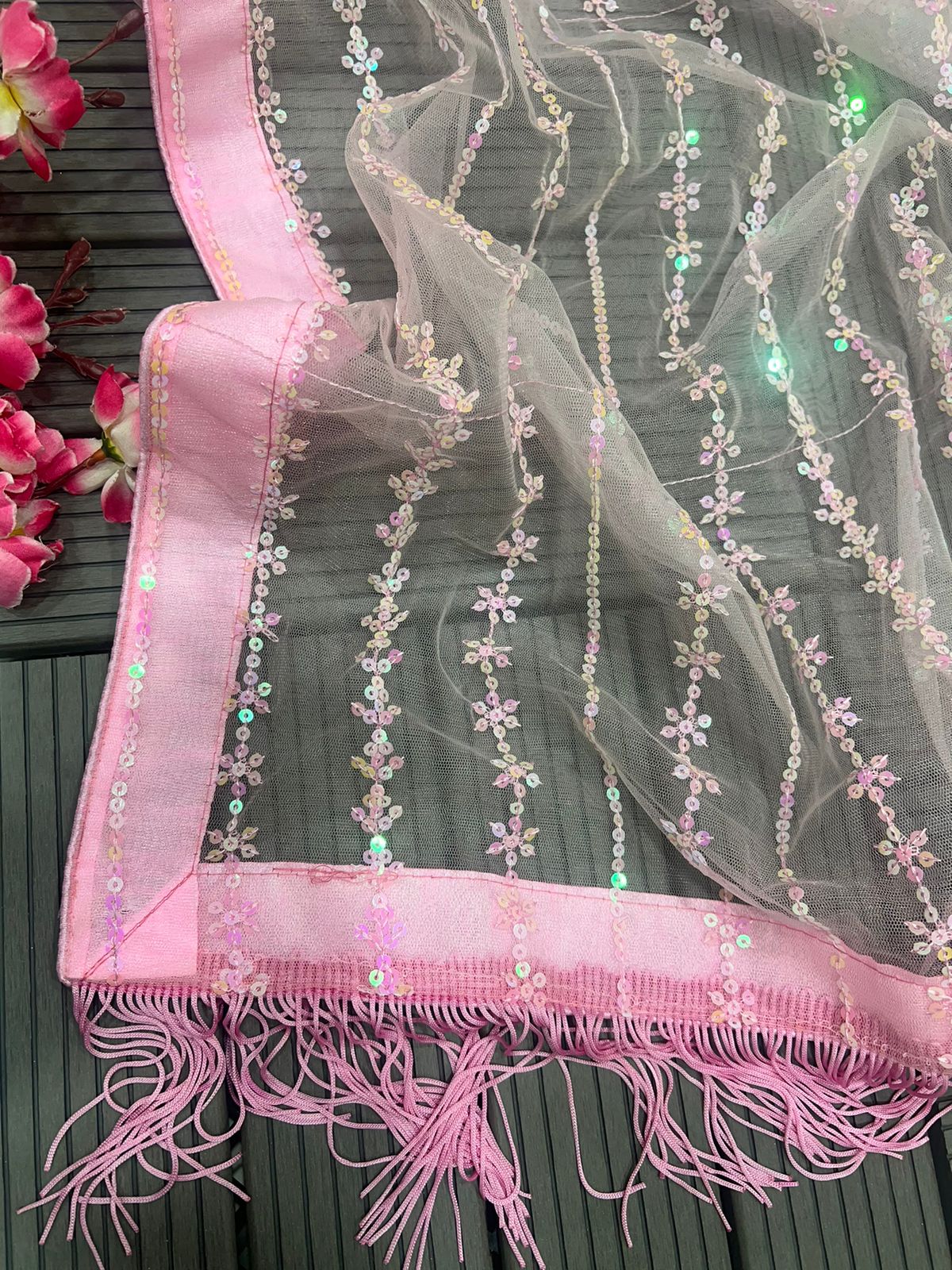 Feather Lace In Pallu Border Light Pink Color Saree